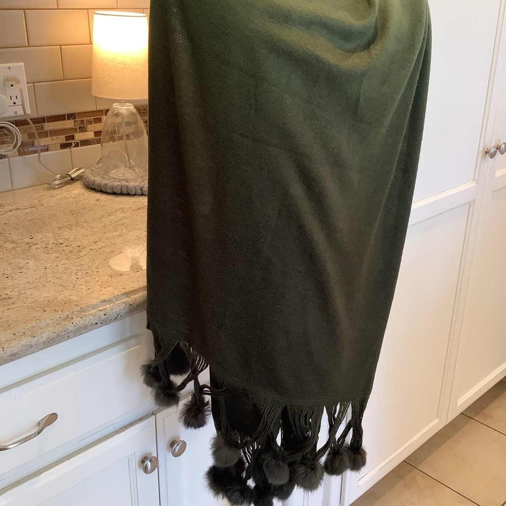 Green Scarf Throw with Tassels Ombré Wrap - Picture 4 of 8